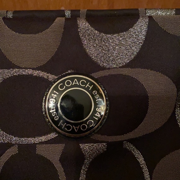 Black coach crossbody - Picture 2 of 7